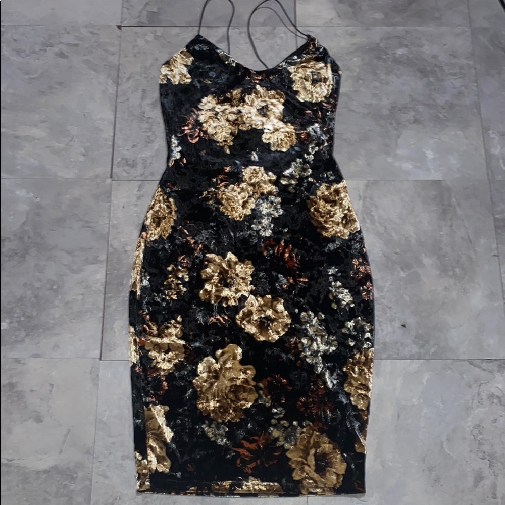 Elegant Floral Black and Gold Dress Charlotte Russe women small velvet